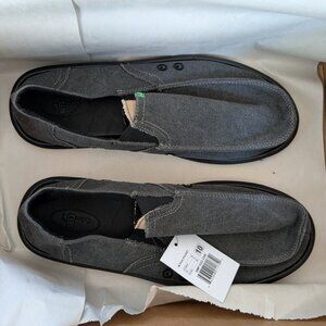 Sanuk Pick Pocket shoes, size 10